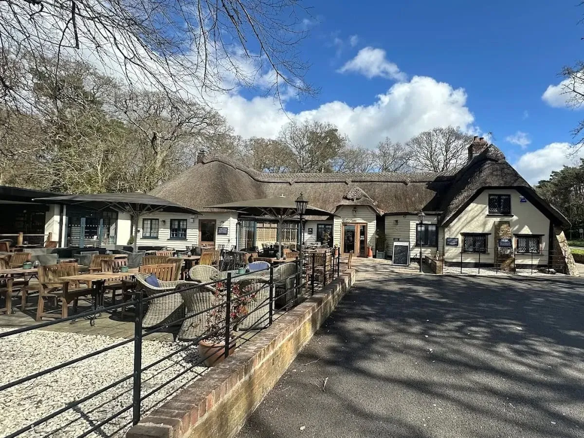 Where to Eat and Drink in Highcliffe